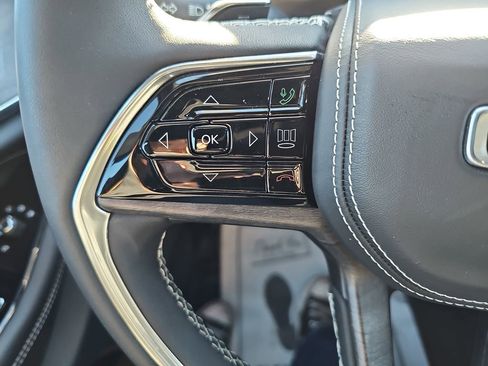 Used 2023 Jeep Grand Cherokee Overland w/ Luxury Tech Group IV image 22