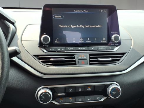 Used 2025 Nissan Altima 2.5 S FWD image 17