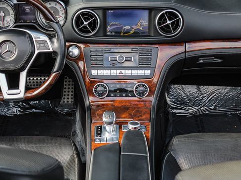 Used 2014 Mercedes-Benz SL 550 image 13