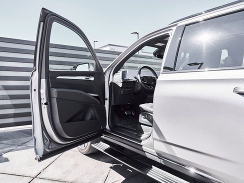 Used 2026 Cadillac Escalade V image 37