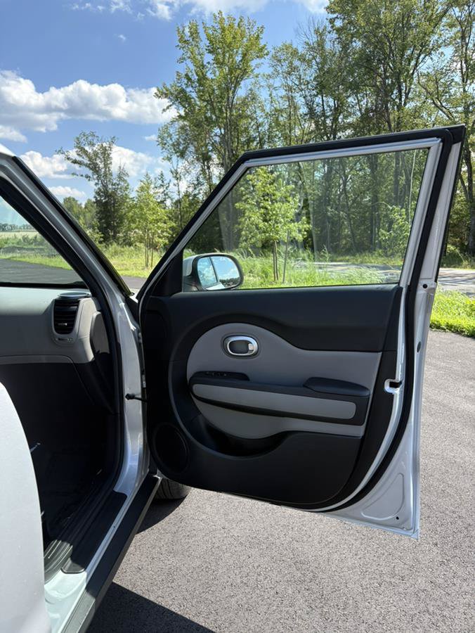 Used 2016 Kia Soul + w/ Eco Package FWD image 21