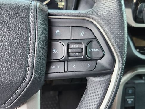 Used 2025 Toyota Tundra SR5 w/ SR5 Premium Package AWD/4WD image 29