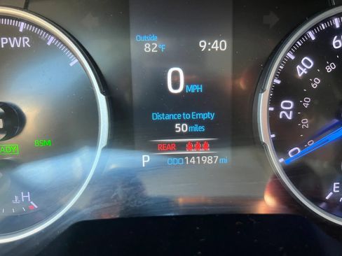 Used 2021 Toyota RAV4 XLE w/ XLE Grade Weather Package AWD/4WD image 18