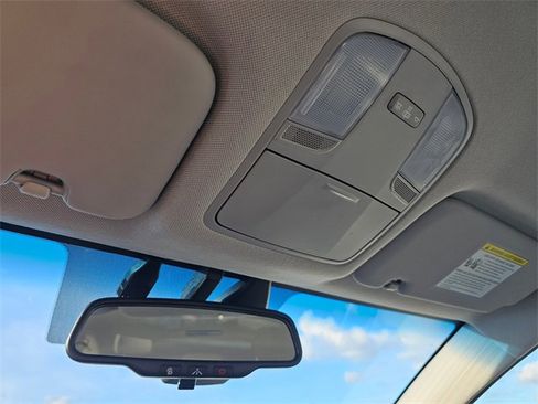 Used 2022 Hyundai Ioniq SE image 27