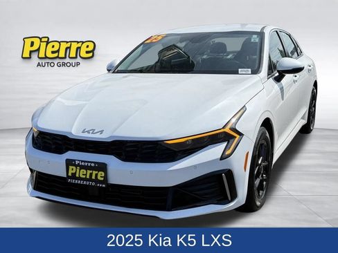 Used 2025 Kia K5 LXS FWD image 1