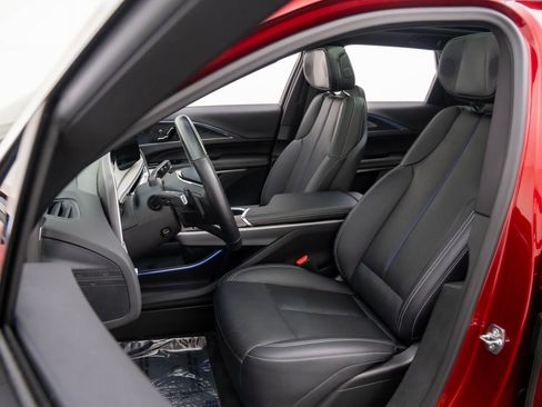 Certified 2024 Cadillac Lyriq Luxury image 11