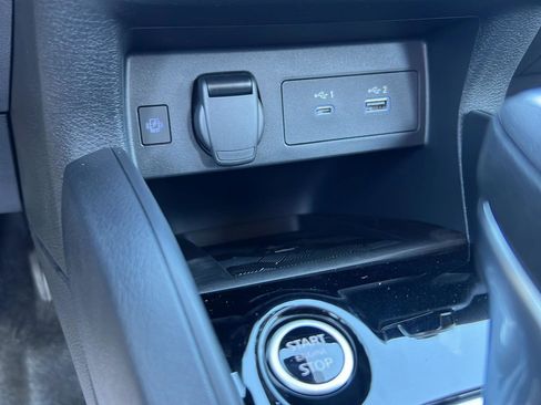 New 2025 Nissan Versa SR w/ Trunk Package image 21