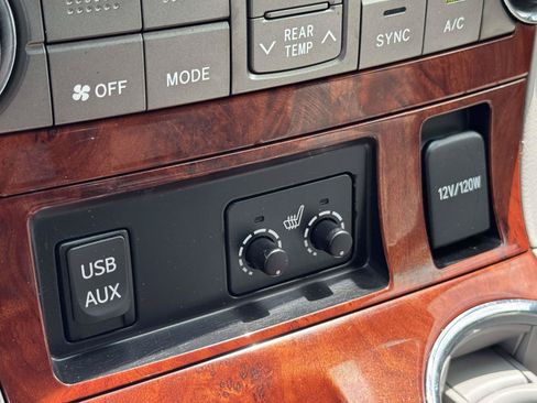 Used 2012 Toyota Highlander Limited AWD/4WD image 18
