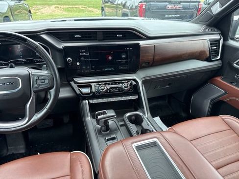 Used 2022 GMC Sierra 1500 Denali Ultimate AWD/4WD image 17