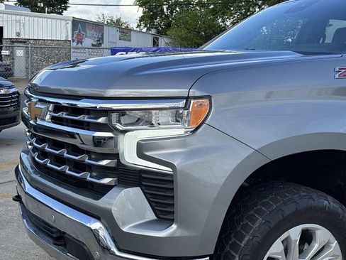 Used 2024 Chevrolet Silverado 1500 LTZ AWD/4WD image 2