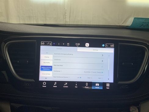 Used 2023 Chrysler Pacifica Limited image 34