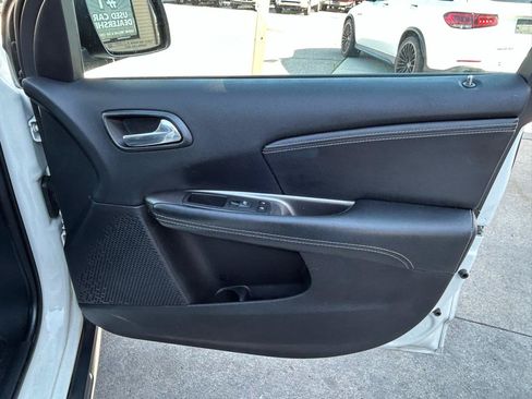 Used 2018 Dodge Journey Crossroad FWD image 17