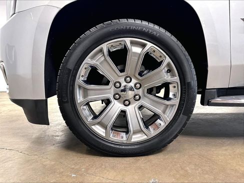 Used 2017 GMC Yukon XL SLT AWD/4WD image 11