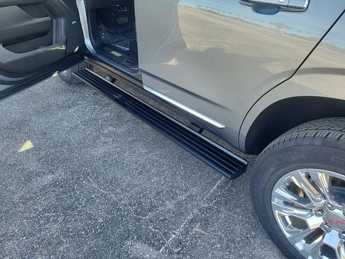 New 2026 GMC Yukon Denali w/ Sun & Power Step Package image 9