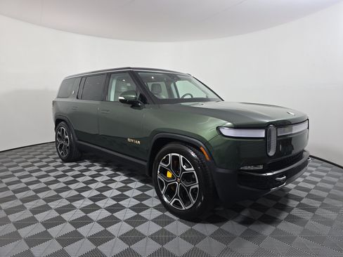 Used 2024 Rivian R1S Launch Edition AWD/4WD image 7