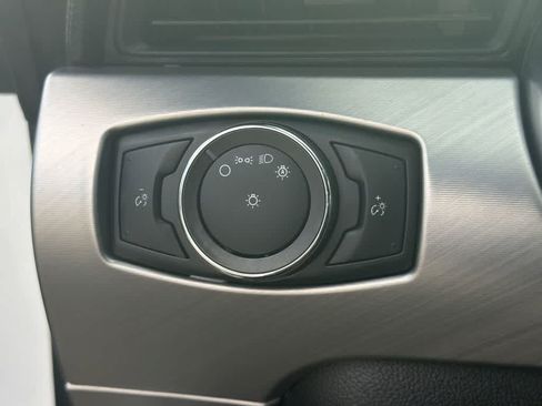 Used 2022 Ford Mustang Premium RWD image 28