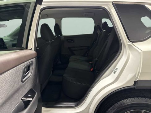 Used 2023 Nissan Rogue S image 24