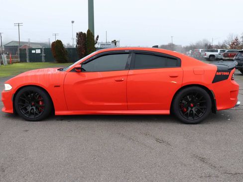 Used 2018 Dodge Charger R/T image 8