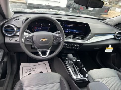 New 2026 Chevrolet Trax LT w/ Sunroof Package image 26