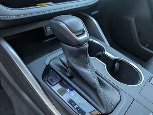 Used 2023 Toyota Highlander XLE image 22