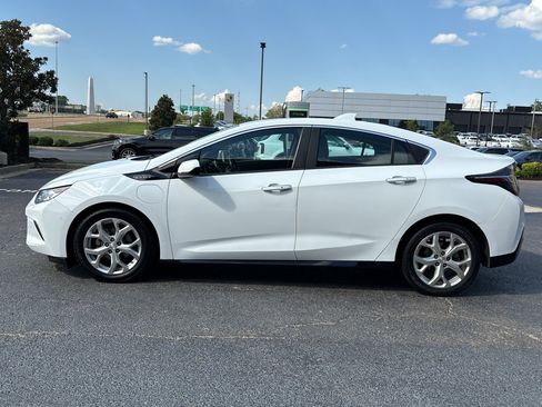Used 2017 Chevrolet Volt Premier w/ Driver Confidence II Package FWD image 6