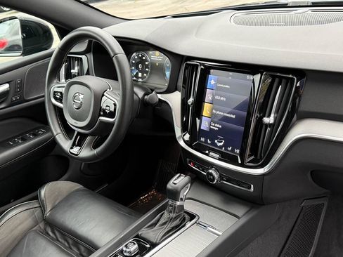 Used 2019 Volvo S60 T5 R-Design FWD image 22