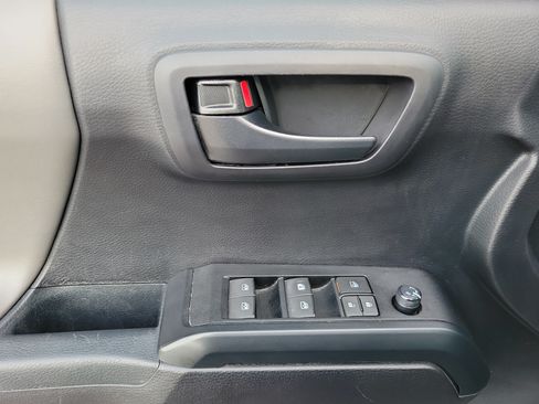 Used 2021 Toyota Tacoma SR AWD/4WD image 24