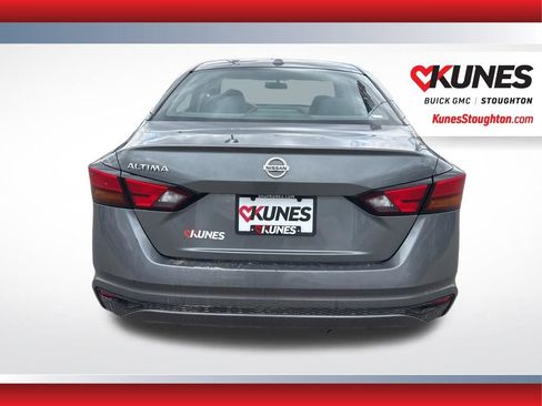 Used 2020 Nissan Altima 2.5 S FWD image 8