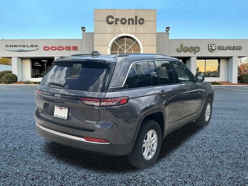 Used 2023 Jeep Grand Cherokee Laredo AWD/4WD image 3