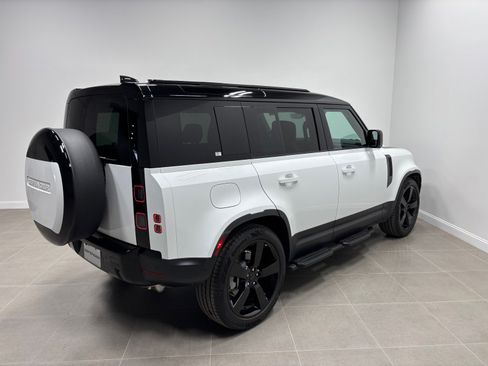 Used 2026 Land Rover Defender 110 S AWD/4WD image 6