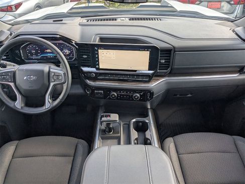 Used 2025 Chevrolet Silverado 1500 LT Trail Boss w/ Convenience Package II image 17