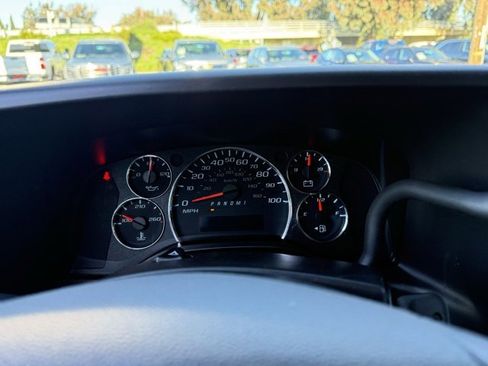 Used 2024 GMC Savana 2500 w/ Driver Convenience Package image 16