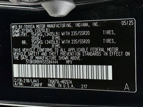 Used 2025 Toyota Highlander Platinum image 35