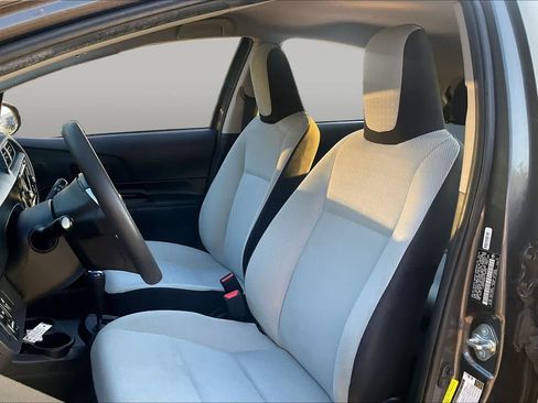 Used 2016 Toyota Prius C One FWD image 6