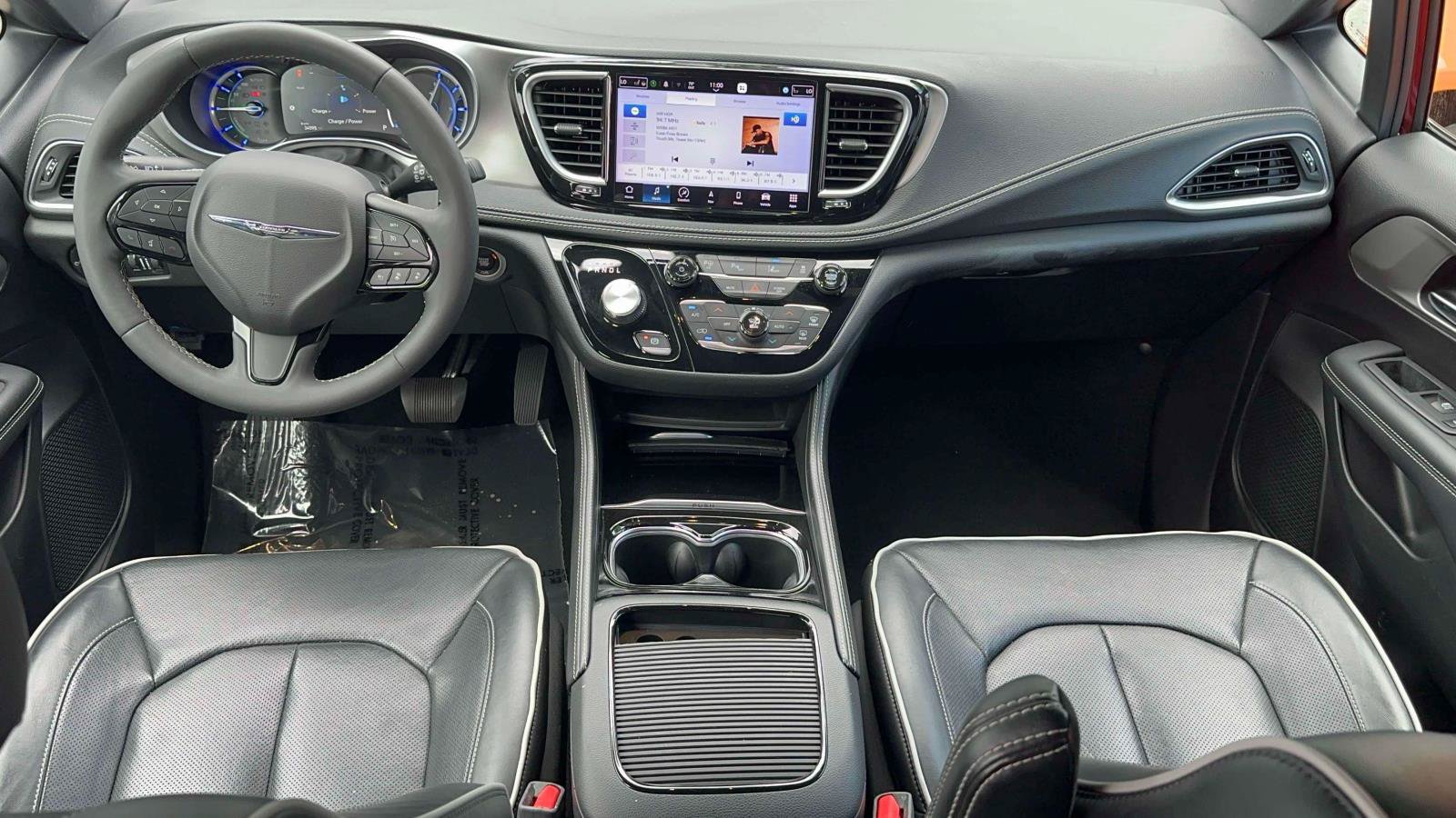 Used 2023 Chrysler Pacifica Limited w/ S Appearance Package FWD image 11