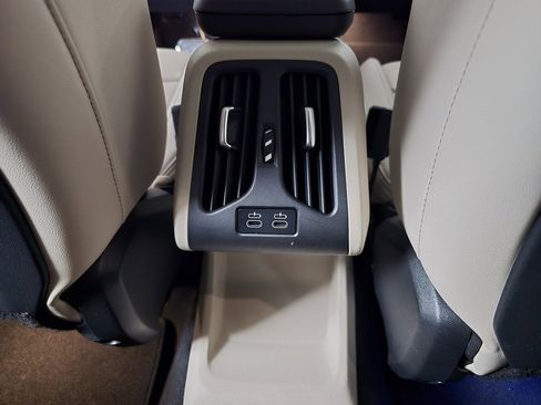 Used 2025 BMW X2 xDrive28i image 18