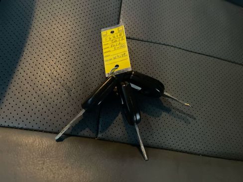 Used 2013 Ford F150 Lariat w/ Lariat Chrome Pkg image 26