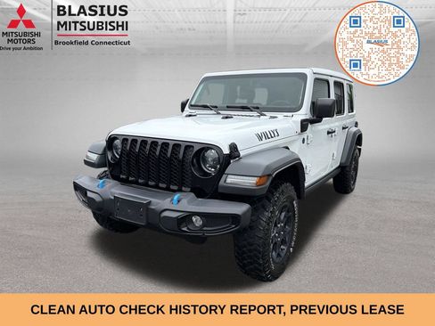 Used 2023 Jeep Wrangler Unlimited w/ Sun & Screen Package AWD/4WD image 3