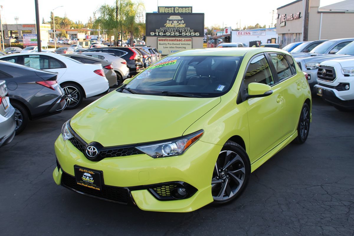 Used 2017 Toyota Corolla iM w/ All-Weather Mat Package FWD image 37