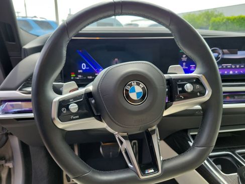 Used 2024 BMW 740i w/ Premium Package 2 RWD image 29