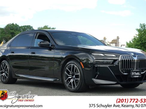 Used 2025 BMW 740i xDrive AWD/4WD image 1