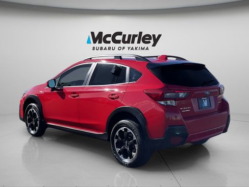 Used 2022 Subaru Crosstrek 2.0i Premium image 3