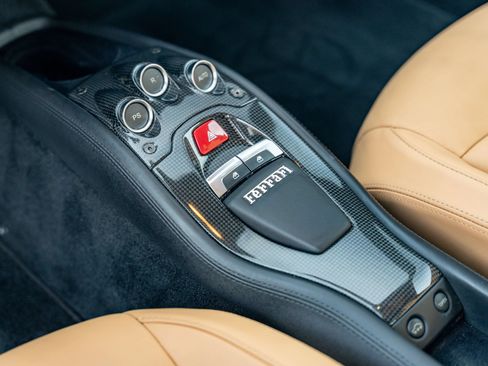 Used 2012 Ferrari 458 Italia Coupe RWD image 17