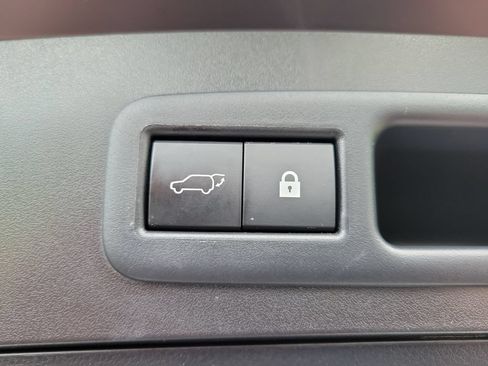 Used 2021 Lexus UX 200 w/ Premium Package FWD image 10