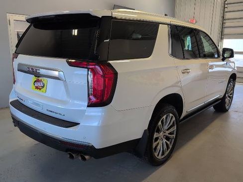 Used 2021 GMC Yukon Denali w/ Denali Premium Package image 5