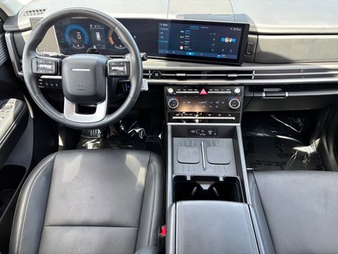 Used 2025 Hyundai Santa Fe SEL FWD image 11