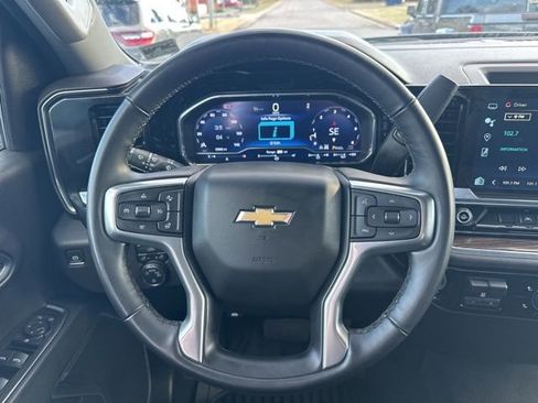 Used 2025 Chevrolet Silverado 1500 LT image 18