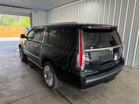 Used 2016 Cadillac Escalade ESV Platinum AWD/4WD image 2