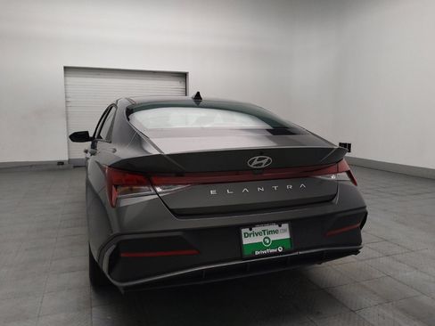 Used 2025 Hyundai Elantra SE FWD image 6