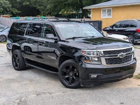 Used 2017 Chevrolet Suburban LT w/ Luxury Package RWD image 1